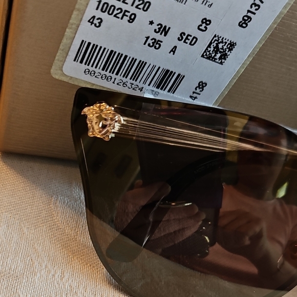 Versace Brown Sunglasses with White Case And Box - Picture 11 of 11